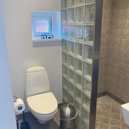 Vaerelse, Bad Og Toilet I Pensionat Næstved