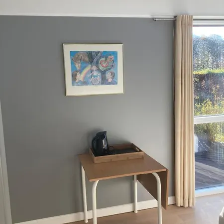 Vaerelse, Bad Og Toilet I Næstved